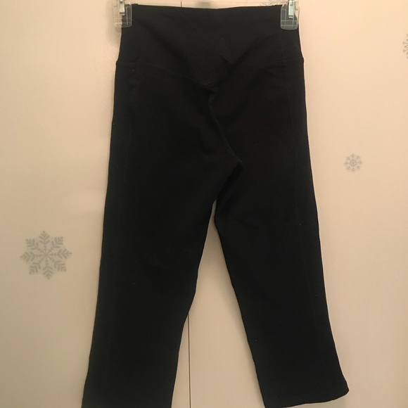 Capri Leggings. - Picture 2 of 3